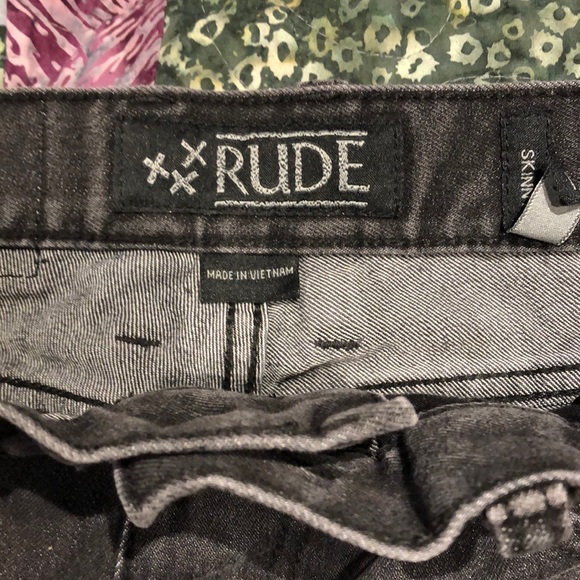 Men’s jean shorts - Picture 2 of 4